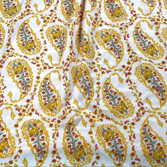 Tru Self size medium gold stripes, paisley sides & back, lace down front EUC - Picture 8 of 16